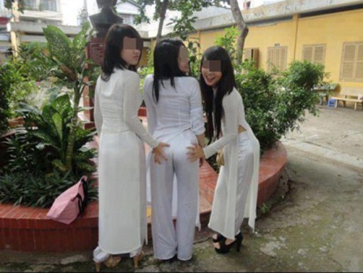 hinh anh vui khi chi em noi loan (8)