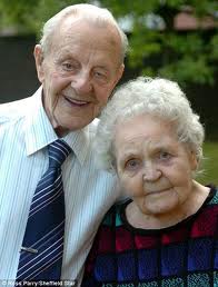 18+, chuyện cười, hay, Hay Nhất, người lớn, Sao bả biết, truyện cười, vợ chồng, vui, Vui cười, Vui nhất, Chơi,cặp vợ chồng già