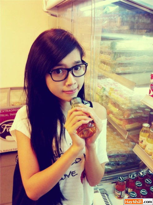 Elly Trần tinh nghịch trong siêu thị 22