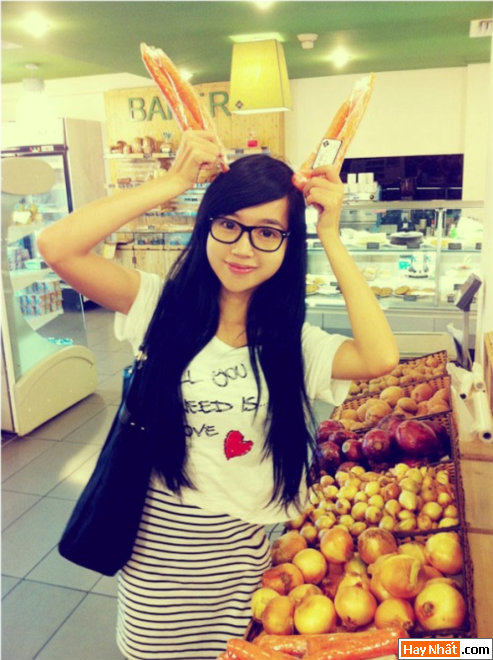 Elly Trần tinh nghịch trong siêu thị 13