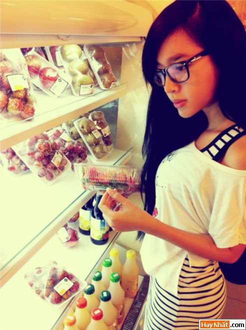 Elly Trần tinh nghịch trong siêu thị 14