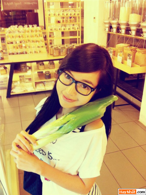 Elly Trần tinh nghịch trong siêu thị 19