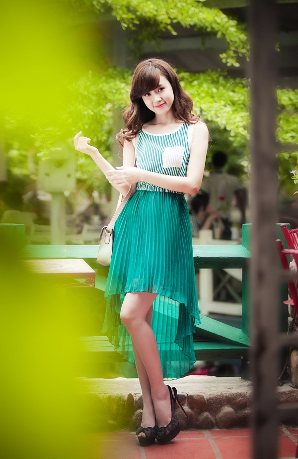 Midu xinh tươi trong nắng hè