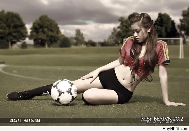 Người đẹp & Euro 2012 (Part 4) 10