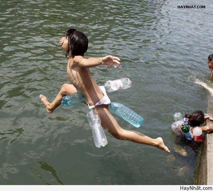 Tuổi thơ dữ tợn mà hầu hết ai trong đời cũng trãi qua...