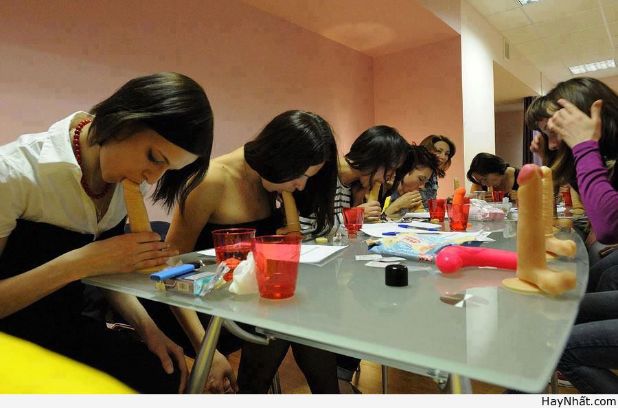 Hình ảnh khó đỡ của các chị em (Part 6) 15