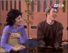 hai hoai linh ban den nha choi