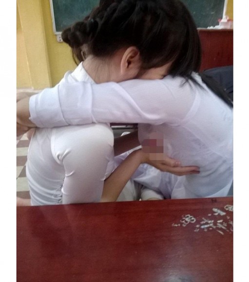 hinh anh vui khi chi em noi loan (1)