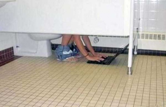 Khoảnh khắc hài hước của dân nghiện điện thoại và máy tính 15