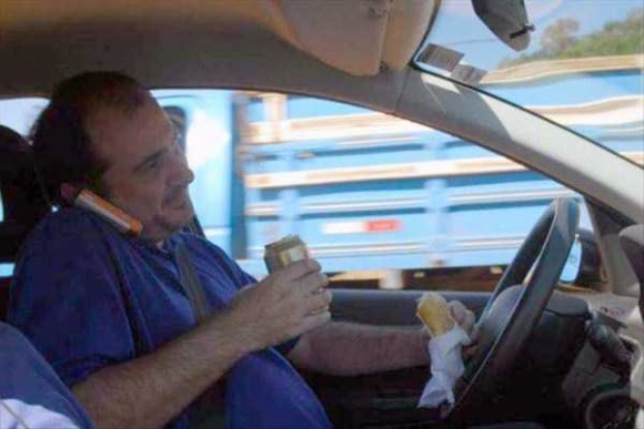 Khoảnh khắc hài hước của dân nghiện điện thoại và máy tính 16