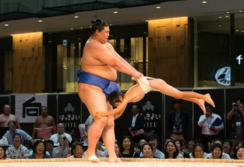 anh vui hanh dong ky la sieu hai huoc